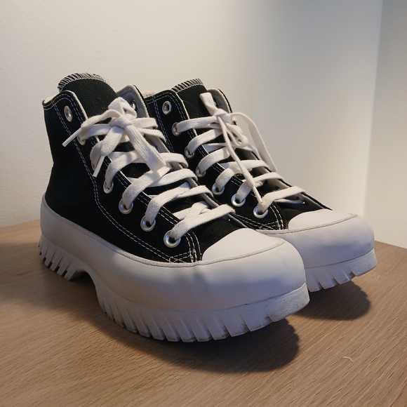 Converse Shoes - Converse Women’s Chuck Taylor All Star Lugged 2.0 High-Top Sneakers Size M4 / W6